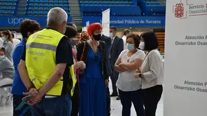 Darias asiste en Pamplona a la llegada de 850.000 dosis de Pfizer que se distribuirán por España