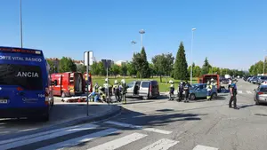 Una niña de 9 años y una conductora, heridas en un accidente en Buztintxuri