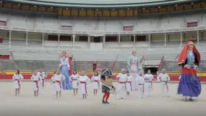 La jota sanferminera reaparece por sorpresa en la Plaza de Toros de Pamplona
