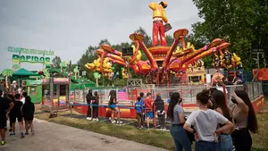 Detenida una menor de 15 años tras clavar una navaja a un hombre cerca de las barracas de San Fermín