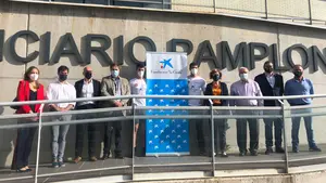 CaixaBank entrega los trofeos del torneo de pelota en el Centro Penitenciario de Pamplona