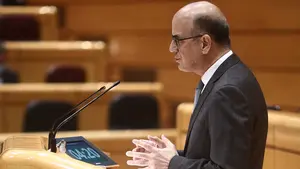 El PSOE rechaza la propuesta de Catalán (UPN) para que se respete a Navarra en los libros de texto