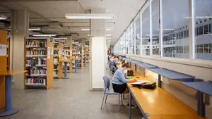 La UPNA dona 376 libros de texto a la Universidad de Guinea Ecuatorial