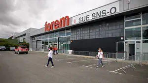 Salud incide a los jóvenes confinados por el brote de Salou que deben pasar la segunda PCR