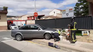 Se chocan con el coche en Andosilla y huyen del lugar antes de llegar los bomberos