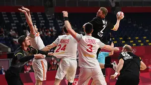 Los 'Hispanos' debutan con victoria 'in extremis' en el regreso del navarro Eduardo Gurbindo