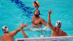 Debut soñado en Waterpolo: España se impone a Serbia con exhibición del navarro Alberto Munárriz