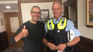 Un policía alemán socorre en Valcarlos a un peregrino que llevaba tres días herido