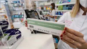Farmacias en Navarra valoran el nuevo precio de los antígenos, pero creen que "llega tarde"