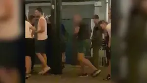 Un joven de 23 años ataca con latas de cerveza a una patrulla de policías en Echarri Aranaz