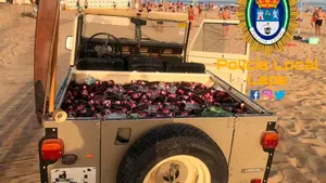 Intenta entrar en una playa en un todoterreno con 200 botellines de cerveza