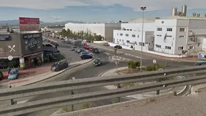 Fallece un camionero de 30 años tras quedar atrapado entre dos remolques 