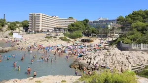 Juzgan a un policía por detener al joven que pidió a dos niñas que fueran al lavabo con él
