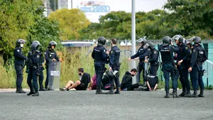 En libertad los detenidos por enfrentarse a la policía en el gaztetxe de la Rochapea