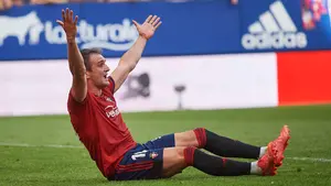 Osasuna se hunde ante el Valencia en casa: las imágenes de la derrota en El Sadar