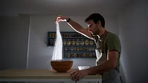 El 'tiktoker' navarro que arrasa con sus recetas de cocina fáciles y rápidas