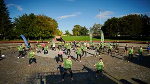 La Marcha contra el Cáncer se concentra en la Plaza de los Fueros: las mejores imágenes