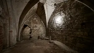 Los secretos que esconde la iglesia de San Lorenzo en Pamplona: bóvedas ocultas del siglo XIV