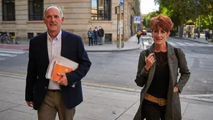 Cómica jornada de Chivite para disimular su acuerdo de presupuestos con los proetarras de Bildu