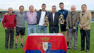 Oier Sanjurjo y David García, premiados por la asociación Osasuna veteranos