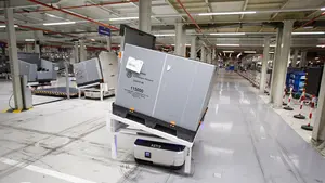 Volkswagen Navarra implanta su primer sistema de logística con vehículos autónomos