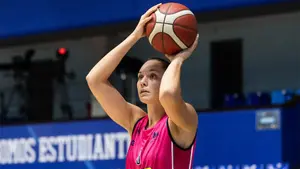 La alero navarra Irati Etxarri recibe la llamada de la selección española absoluta