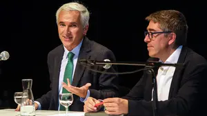 Javier Tajadura, catedrático en Derecho: "La Constitución regula mal el sistema de su propia reforma"