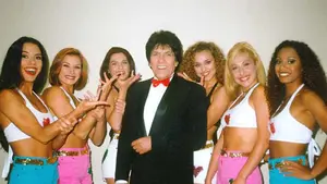 Muere Georgie Dann, el rey de la canción del verano y creador de 'La barbacoa'