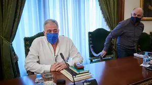 Abaurrea dimite, Bildu le defiende y culpa a Maya de su delito de atentado: "Trifulca provocada"