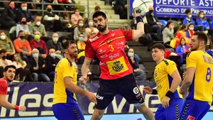 Los navarros Gurbindo e Izquierdo golean con la Selección Española ante Rumanía