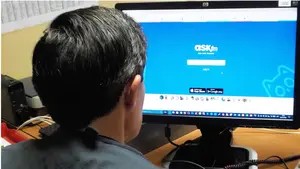 Le amenazaron por su condición sexual desde perfiles falsos: investigados dos menores en Pamplona