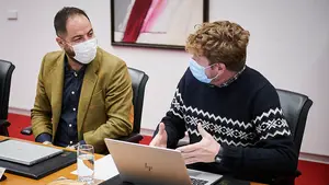 Alzórriz pide a Madrid que deje de "atacar" a Navarra, pero pacta con quienes la quieren 'borrar del mapa'