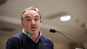 Esparza exige que Garzón se "marche": hace "un daño terrible" a la ganadería