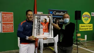 Fiesta y llenazo en Goizueta para el último partido de Aimar Olaizola como profesional