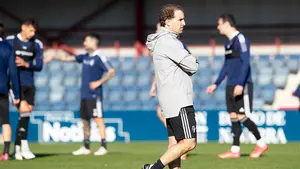 Arrasate, ante el Barcelona: "Nos falta una victoria más para cerrar la permanencia"