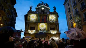 La Navidad se adelanta en Pamplona: las imágenes del encendido de las luces