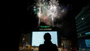 El Corte Inglés de Pamplona lanzará fuegos artificiales con el encendido de su fachada