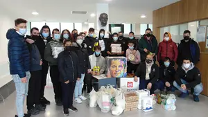 Los alumnos de Salesianos reúnen tonelada y media de alimentos para Sierra Leona