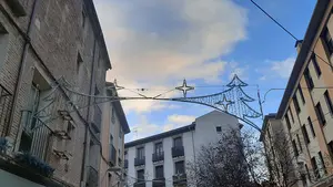 Tudela instala casi un millón de bombillas en sus calles para 'encender' la Navidad