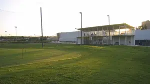 La UPNA reabre sus instalaciones para jugar a golf en el campus de Arrosadia