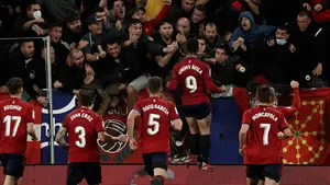 El Sadar ruge con el zarpazo del Chimy Ávila para obrar el empate contra el Barcelona