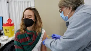 Los navarros de entre 40 y 49 años ya pueden pedir cita para la tercera dosis de la vacuna