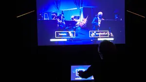 ‘Reflejos’, la propuesta artística de Pamplona que permite dirigir una banda sonora en directo