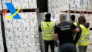 Desmantelan una red mundial de contrabando de tabaco con almacenes en Navarra