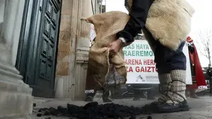 Vuelven a dejar carbón al Arzobispado de Pamplona por las inmatriculaciones de bienes