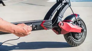 Muere un hombre de 42 a&ntilde;os tras caer de un patinete y darse un golpe en la cabeza