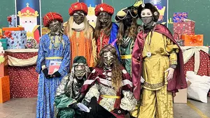 Los Reyes Magos sorprenden con regalos a los niños de la Cendea de Cizur