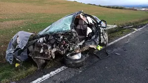 Un herido grave y otro leve en un aparatoso choque frontal a altura de Olite