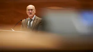 Presión a Ciriza por el TAV y la N-121-A: "Siempre es humo, no hay avances"