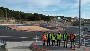 Finaliza la construcción de la nueva rotonda y el corredor peatonal de Cárcar